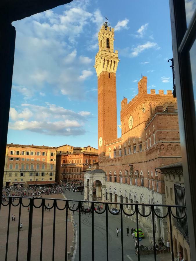 Residenza D'Epoca " Il Campo" By Francigenaapartments Siena Exterior photo